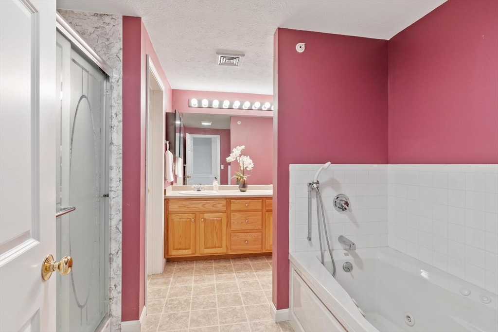 33 Green Briar Road, Unit 33 Fitchburg, MA 01420 - Photo 25 of 36