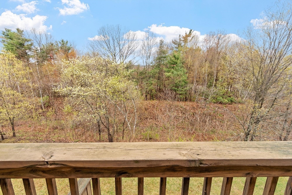 33 Green Briar Road, Unit 33 Fitchburg, MA 01420 - Photo 5 of 36