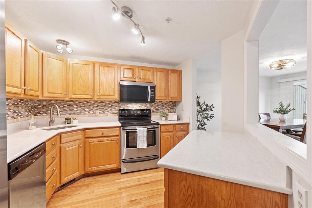 33 Green Briar Road, Unit 33 Fitchburg, MA 01420 - Photo 10 of 36