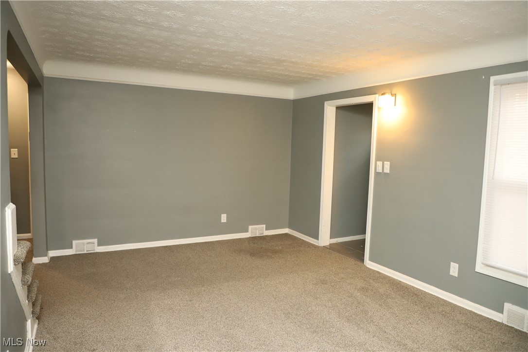 1008 Woodview Road Cleveland, OH 44121 - Photo 8 of 38 Gallery Image 8