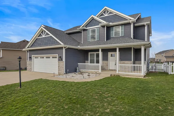 $449,900 | 815 Cates Drive, Mahomet, IL 61853