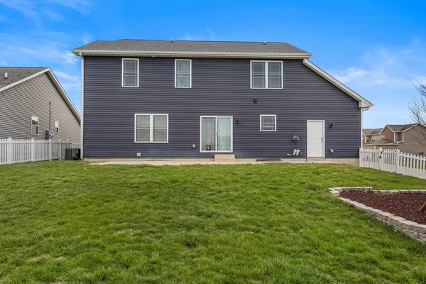 $449,900 | 815 Cates Drive, Mahomet, IL 61853