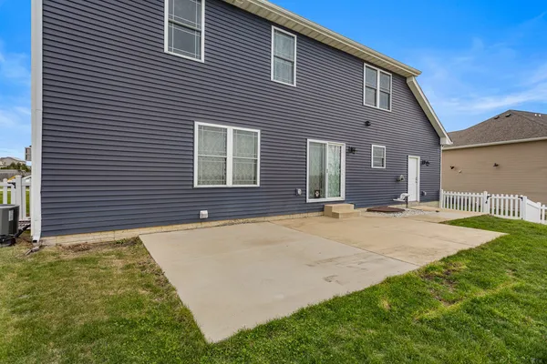 $449,900 | 815 Cates Drive, Mahomet, IL 61853