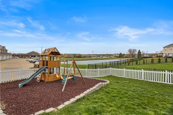 $449,900 | 815 Cates Drive, Mahomet, IL 61853