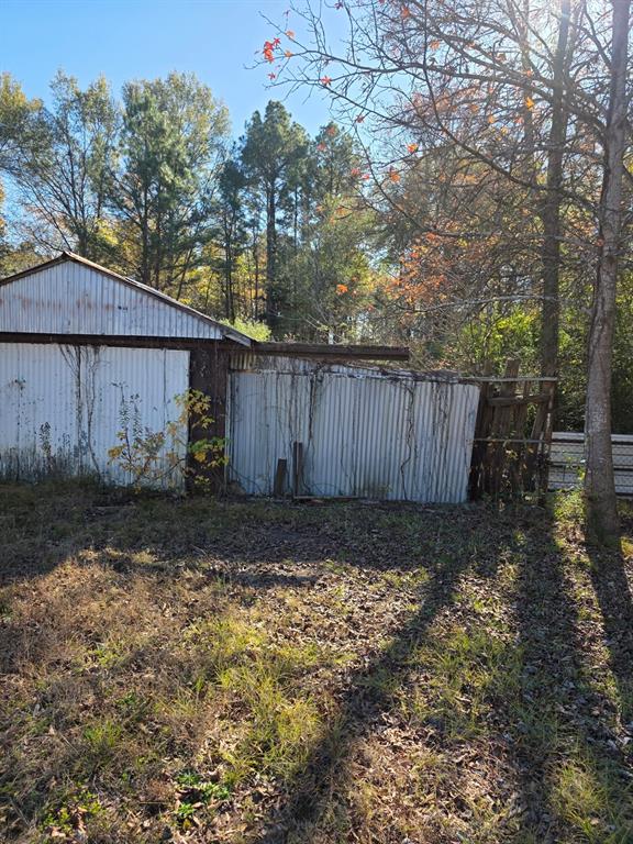 908 Burns Street Kilgore, TX 75662 - Photo 5 of 20 a view of backyard with green space