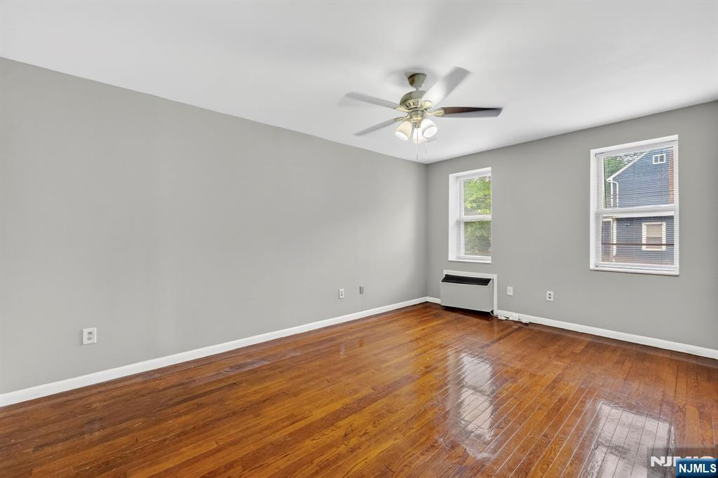 19 Lyons, Unit 204 Newark, NJ 07112 - Photo 4 of 21