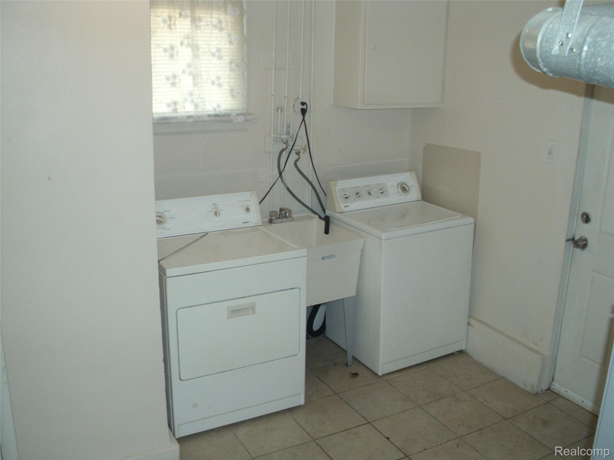 42919 Utica Road Sterling Heights, MI 48314 - Photo 14 of 23 DSCI3936.JPG