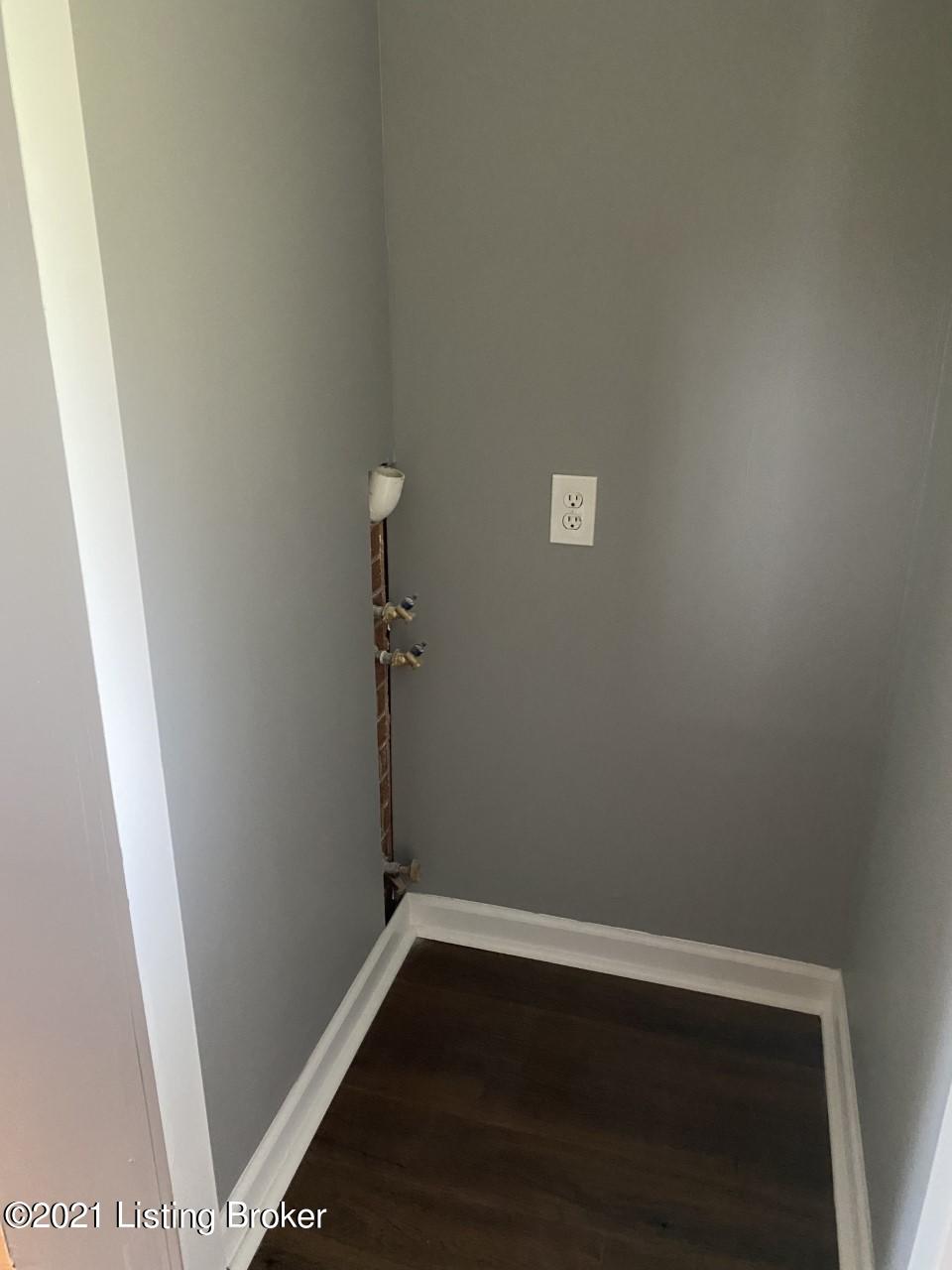 9919 Robsion Road Louisville, KY 40299 - Photo 10 of 19 05