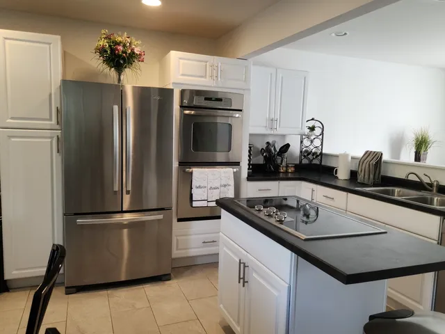 $395,000 | 2412 Durness Court, Crest Hill, IL 60403