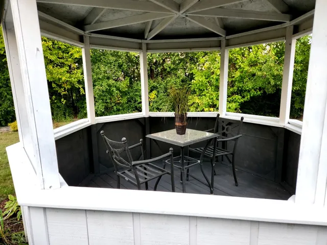 $395,000 | 2412 Durness Court, Crest Hill, IL 60403