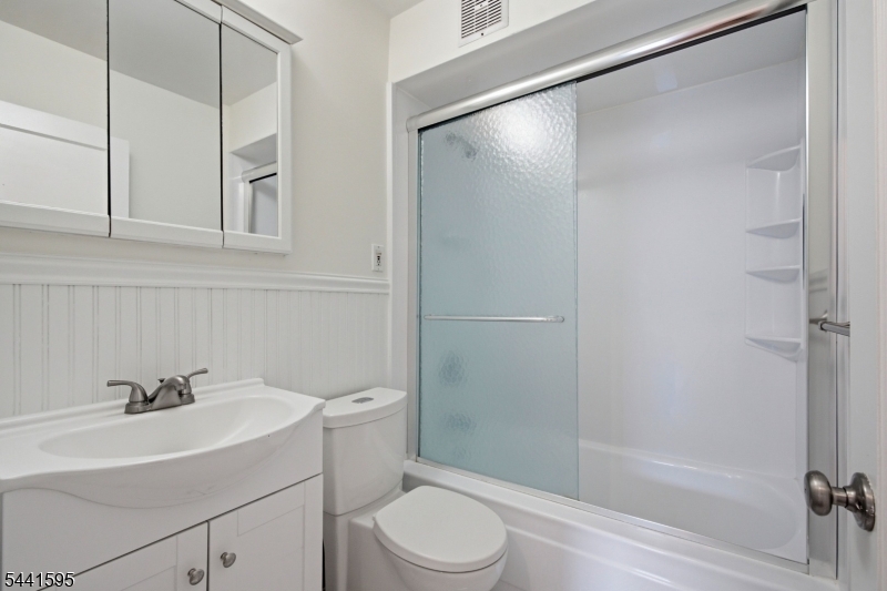 52 Hamilton Street Madison, NJ 07940 - Photo 17 of 34