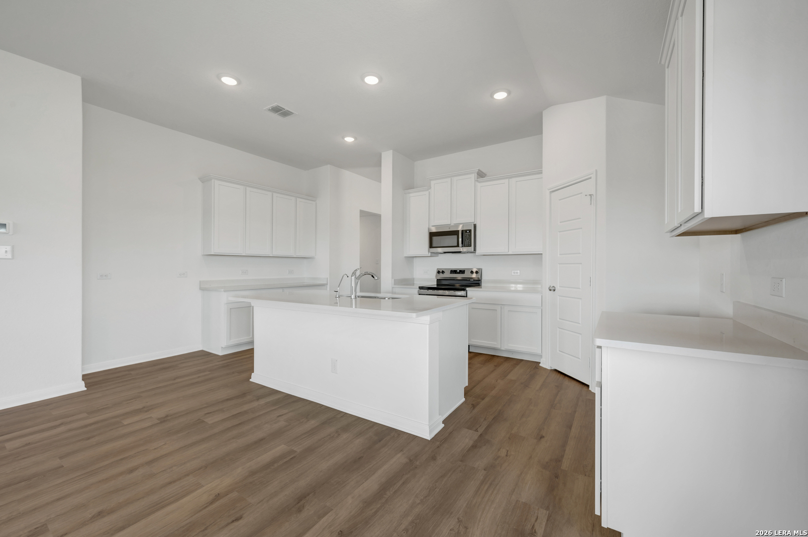 1177 Limestone Ridge Seguin, TX 78155 - Photo 4 of 52