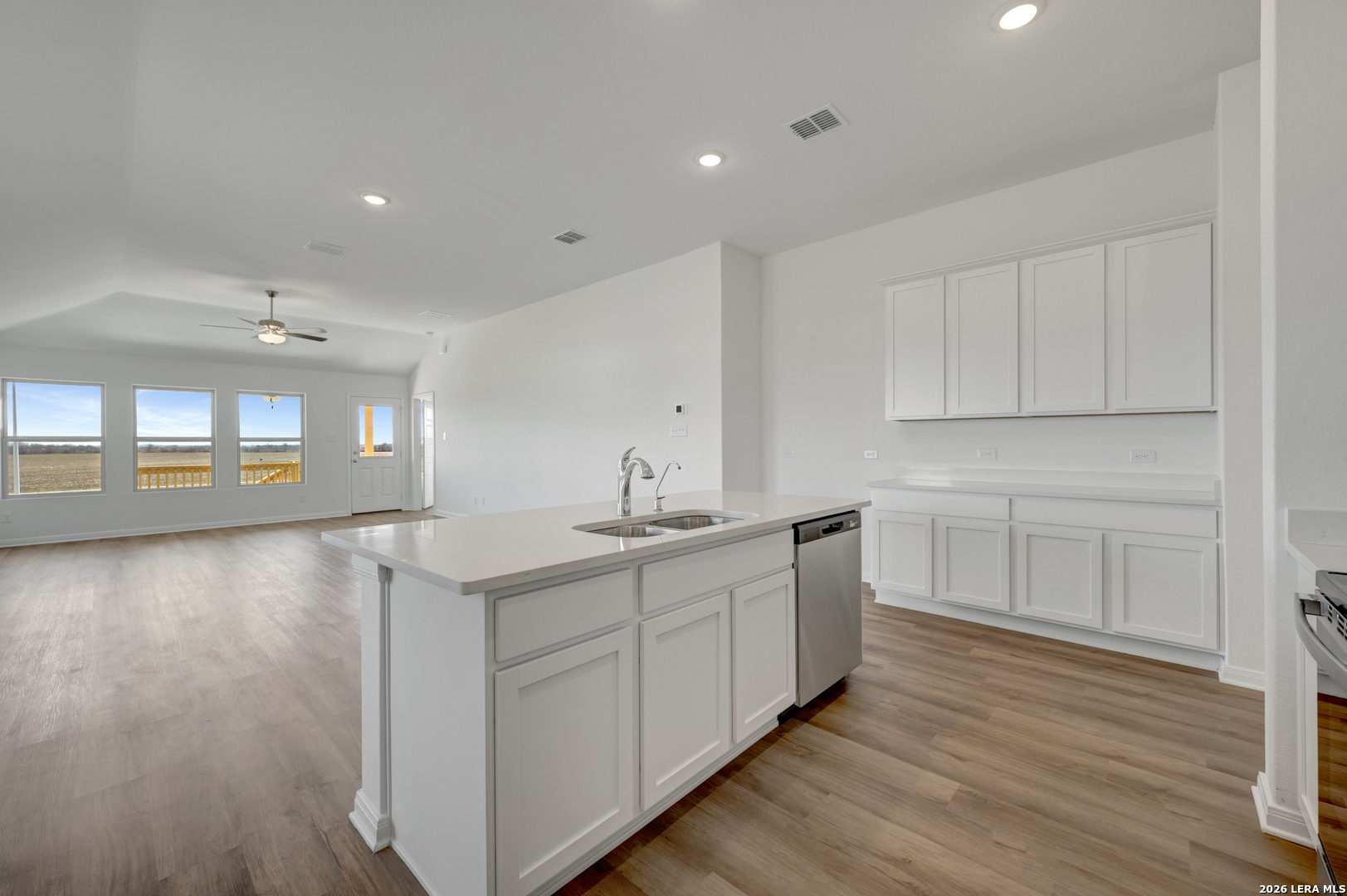 1177 Limestone Ridge Seguin, TX 78155 - Photo 5 of 52