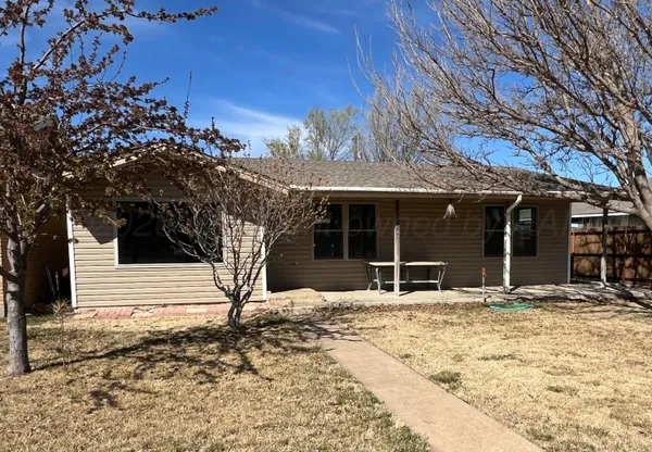$98,000 | 530 South Main Street, Booker, TX 79005