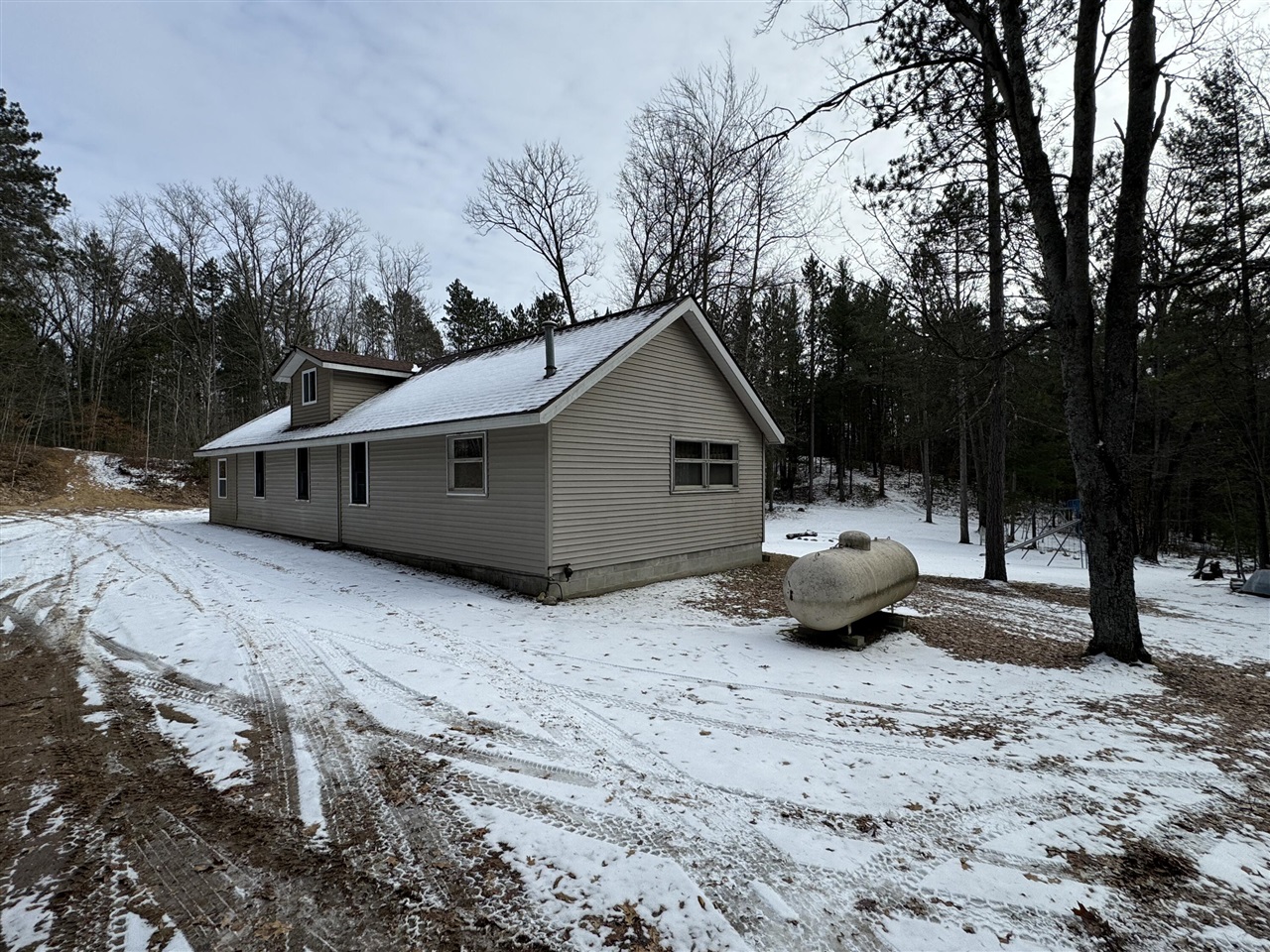 3010 Mt Tom Road Comins, MI 48619 - Photo 7 of 97