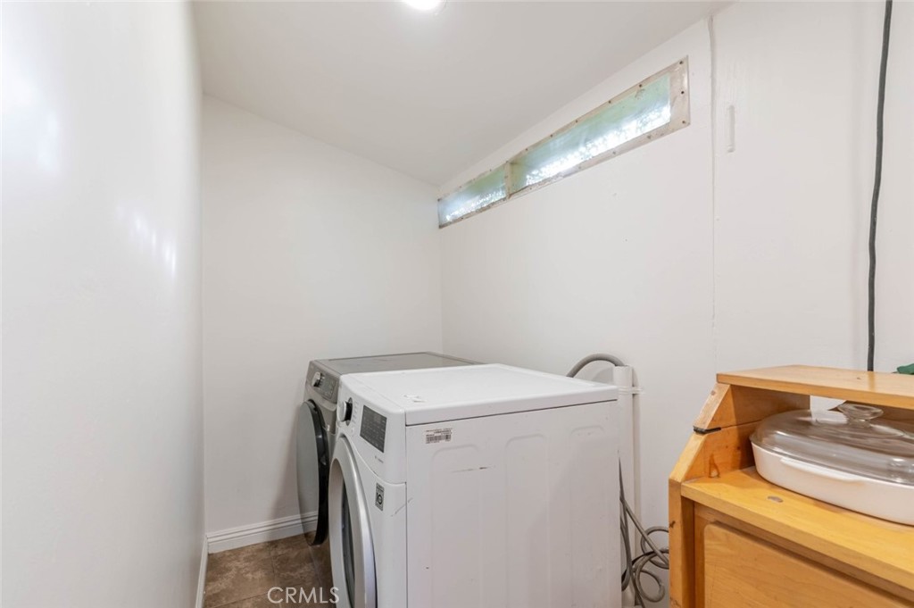 10434 Irma Avenue Tujunga, CA 91042 - Photo 6 of 29 a utility room with dryer and washer
