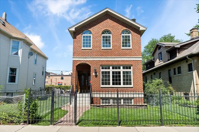 $675,000 | 5706 West Dakin Street, Chicago, IL 60634