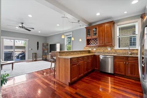 $675,000 | 5706 West Dakin Street, Chicago, IL 60634