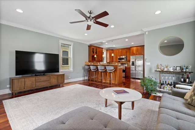 $675,000 | 5706 West Dakin Street, Chicago, IL 60634