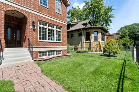 $675,000 | 5706 West Dakin Street, Chicago, IL 60634