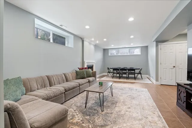 $675,000 | 5706 West Dakin Street, Chicago, IL 60634