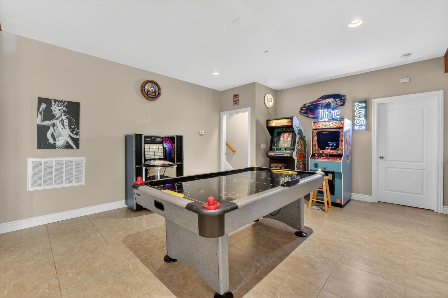 4554 Cross Creek Road Cool, CA 95614 - Photo 50 of 92 a living room with furniture and a flat screen tv