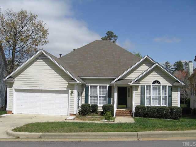 front of home on cul-de-sac lot