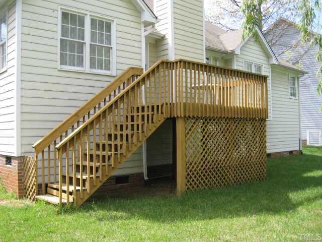 11113 North Radner Way Raleigh, NC 27613 - Photo 4 of 10 rear of home showing deck
