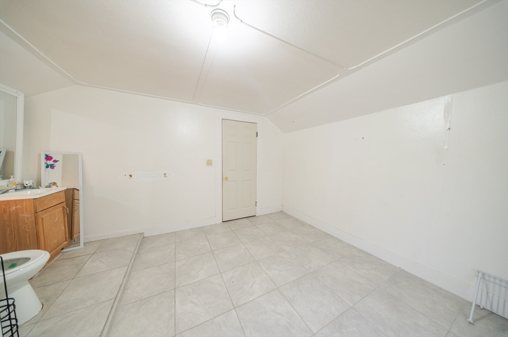 570-572 Dickinson Street Springfield, MA 01108 - Photo 21 of 38