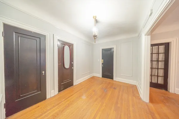 $380,000 | 570-572 Dickinson Street, Springfield, MA 01108