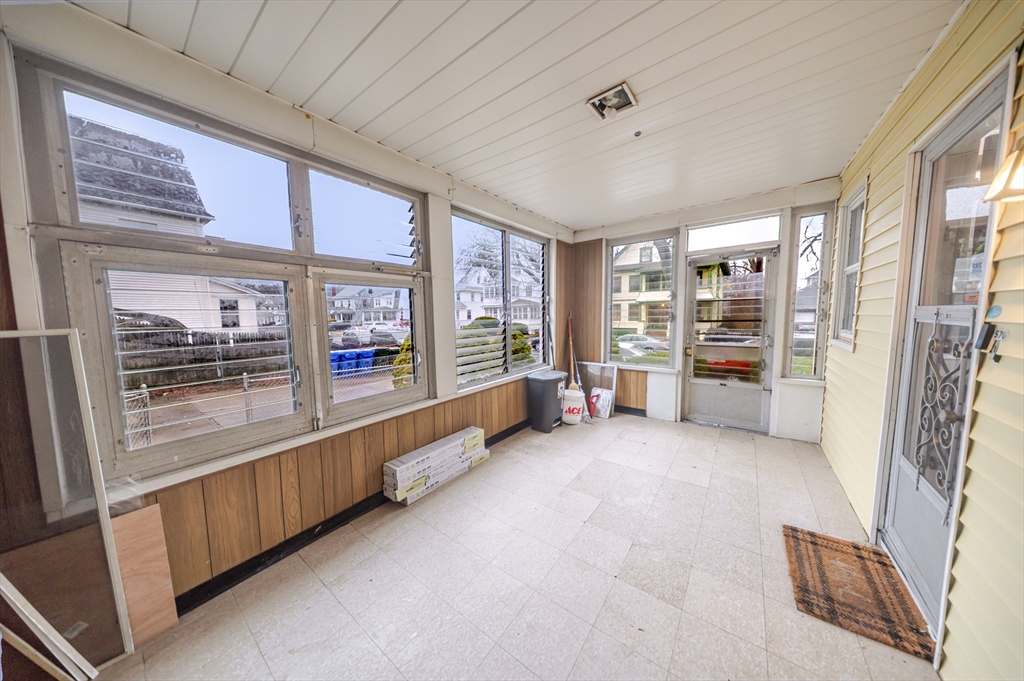 570-572 Dickinson Street Springfield, MA 01108 - Photo 27 of 38