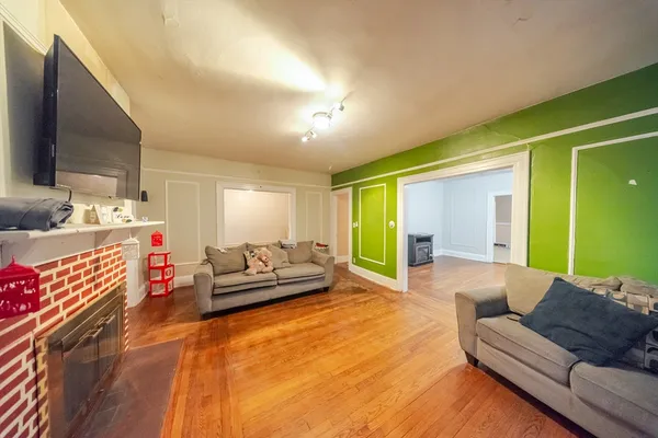 $380,000 | 570-572 Dickinson Street, Springfield, MA 01108