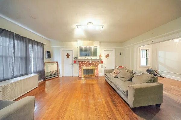 $380,000 | 570-572 Dickinson Street, Springfield, MA 01108
