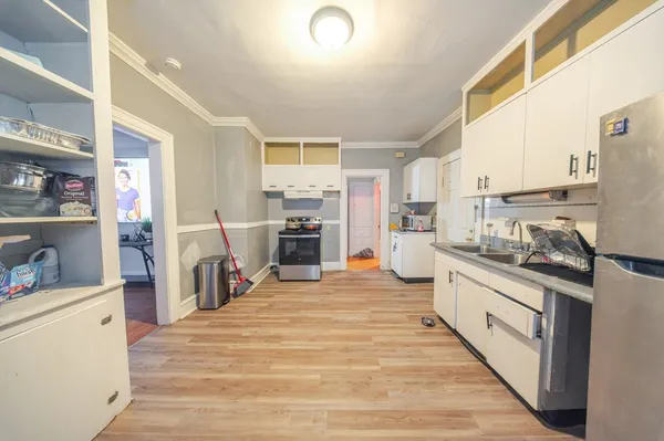 $380,000 | 570-572 Dickinson Street, Springfield, MA 01108