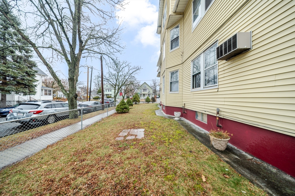 570-572 Dickinson Street Springfield, MA 01108 - Photo 6 of 38