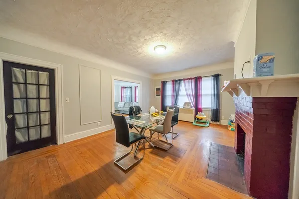 $380,000 | 570-572 Dickinson Street, Springfield, MA 01108