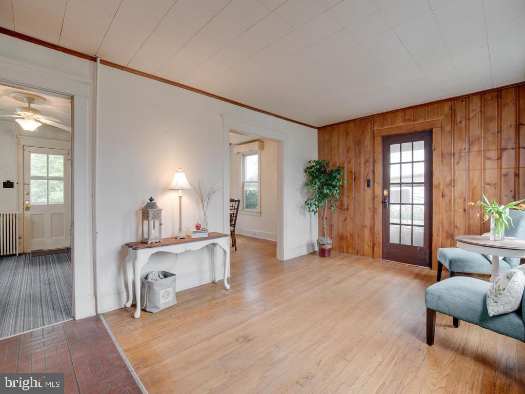 504 Shipley Road Linthicum Heights, MD 21090 - Photo 3 of 24 Gallery Image 3