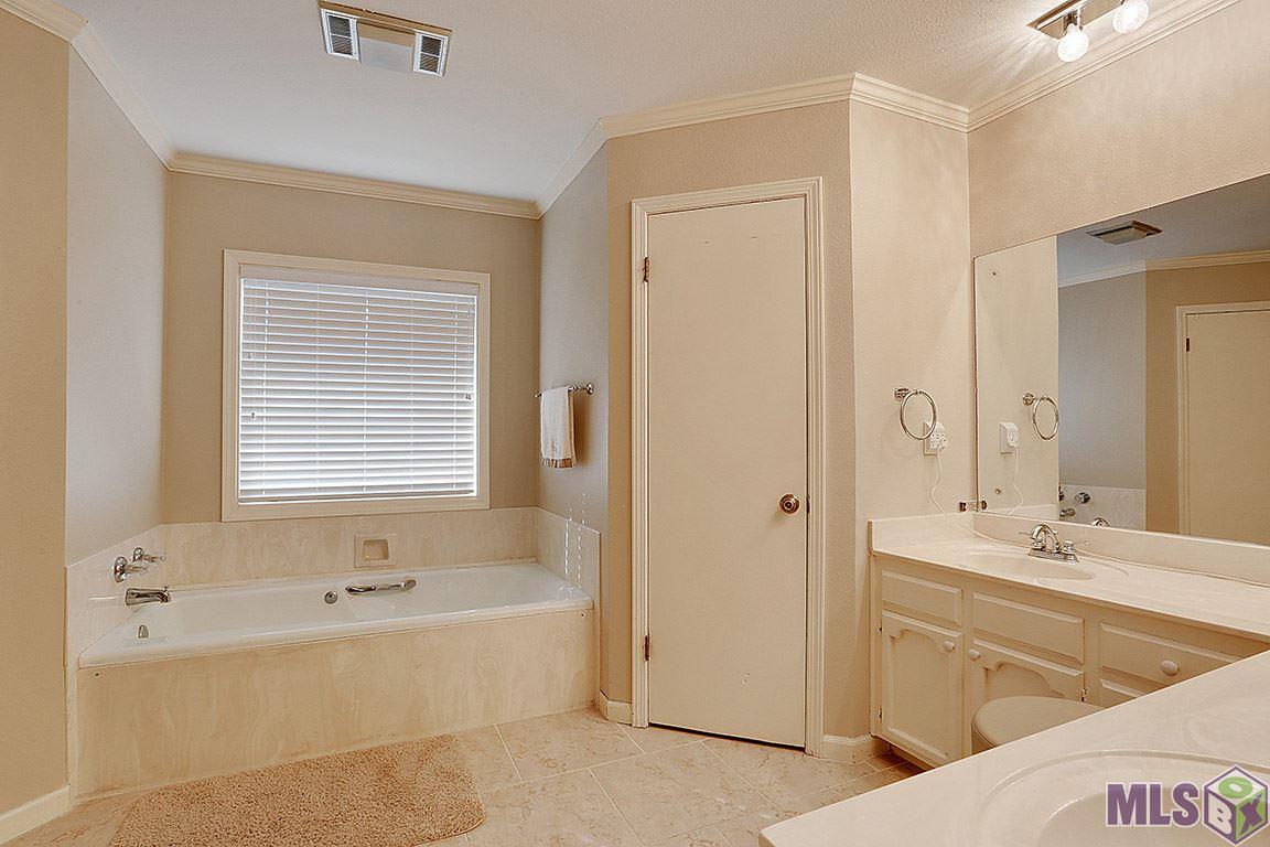 7838 Lew Hoad Avenue Baton Rouge, LA 70810 - Photo 11 of 18 Gallery Image 11