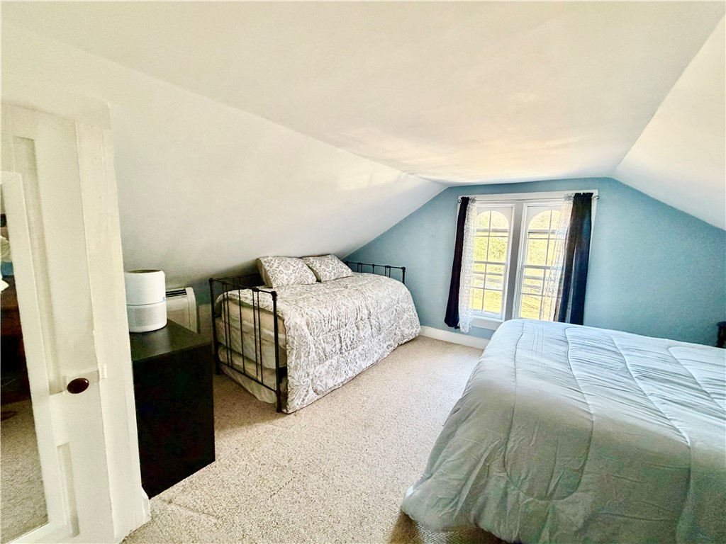 327 Spring Street, Unit 2 Newport, RI 02840 - Photo 11 of 13