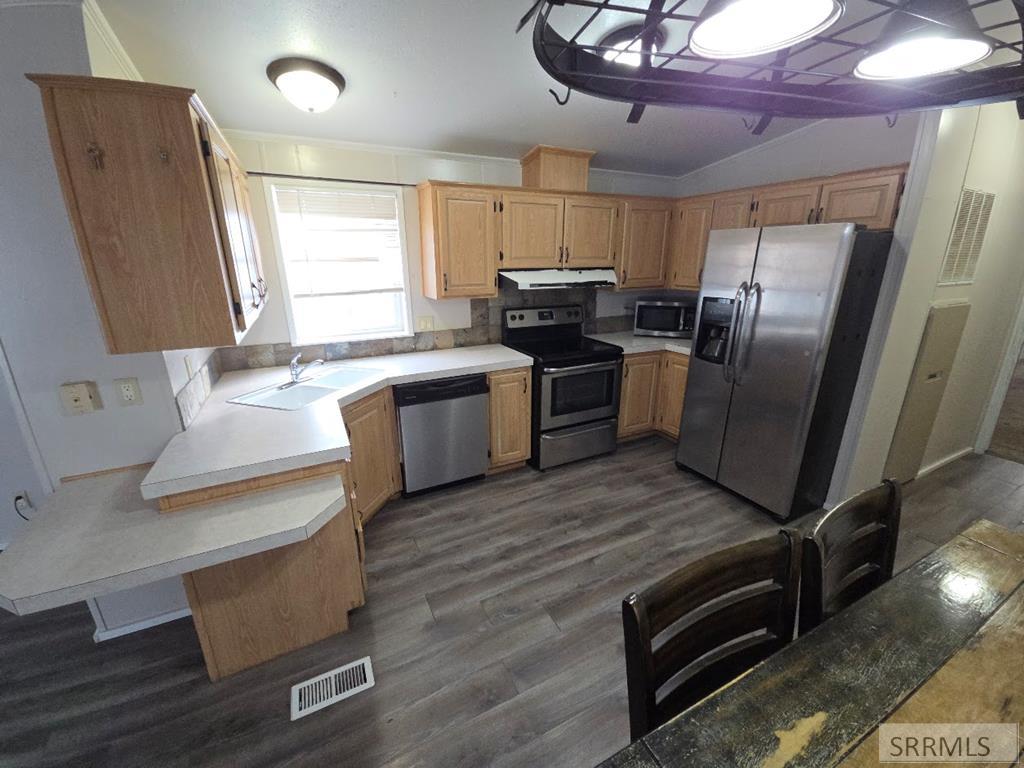 4986-2 South 2000 West Rexburg, ID 83440 - Photo 13 of 28 NICE STAINLESS STEEL APPLIANCES!