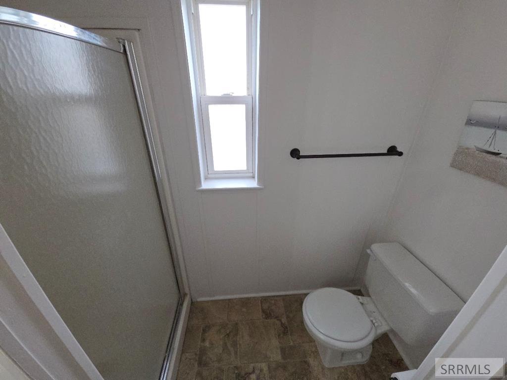 4986-2 South 2000 West Rexburg, ID 83440 - Photo 22 of 28 SEPARATE SHOWER!