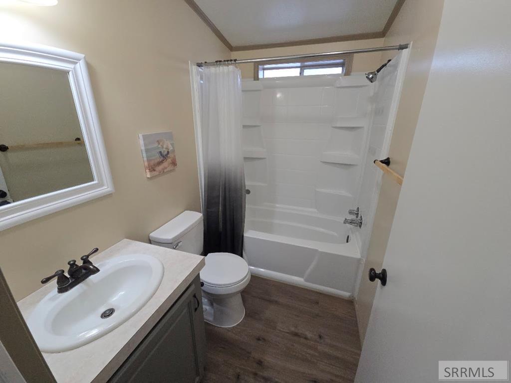 4986-2 South 2000 West Rexburg, ID 83440 - Photo 6 of 28 BATHROOM 1