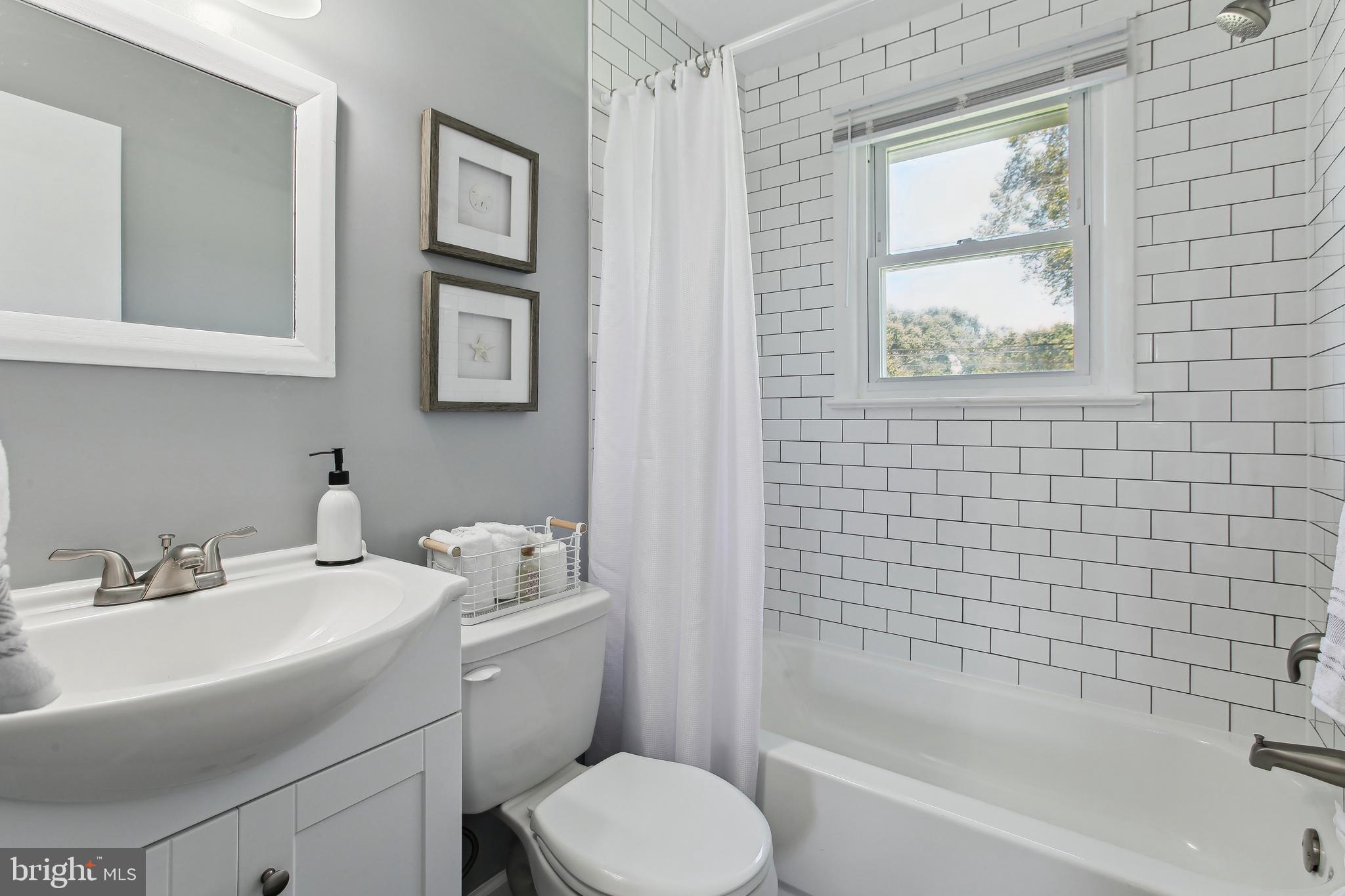 10711 Scaggsville Road Laurel, MD 20723 - Photo 19 of 34 Bright and newly upgraded full bathroom