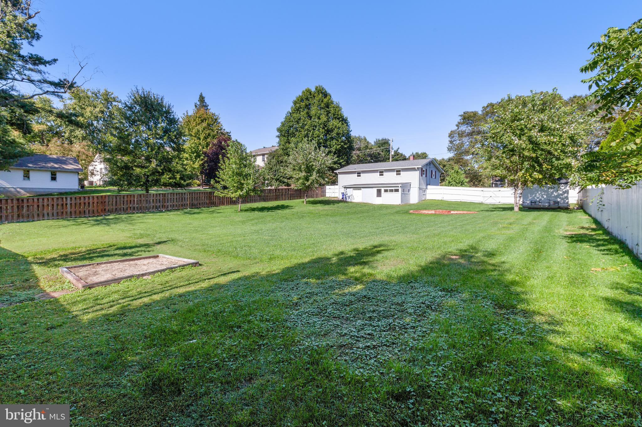 10711 Scaggsville Road Laurel, MD 20723 - Photo 27 of 34 Expansive level yard