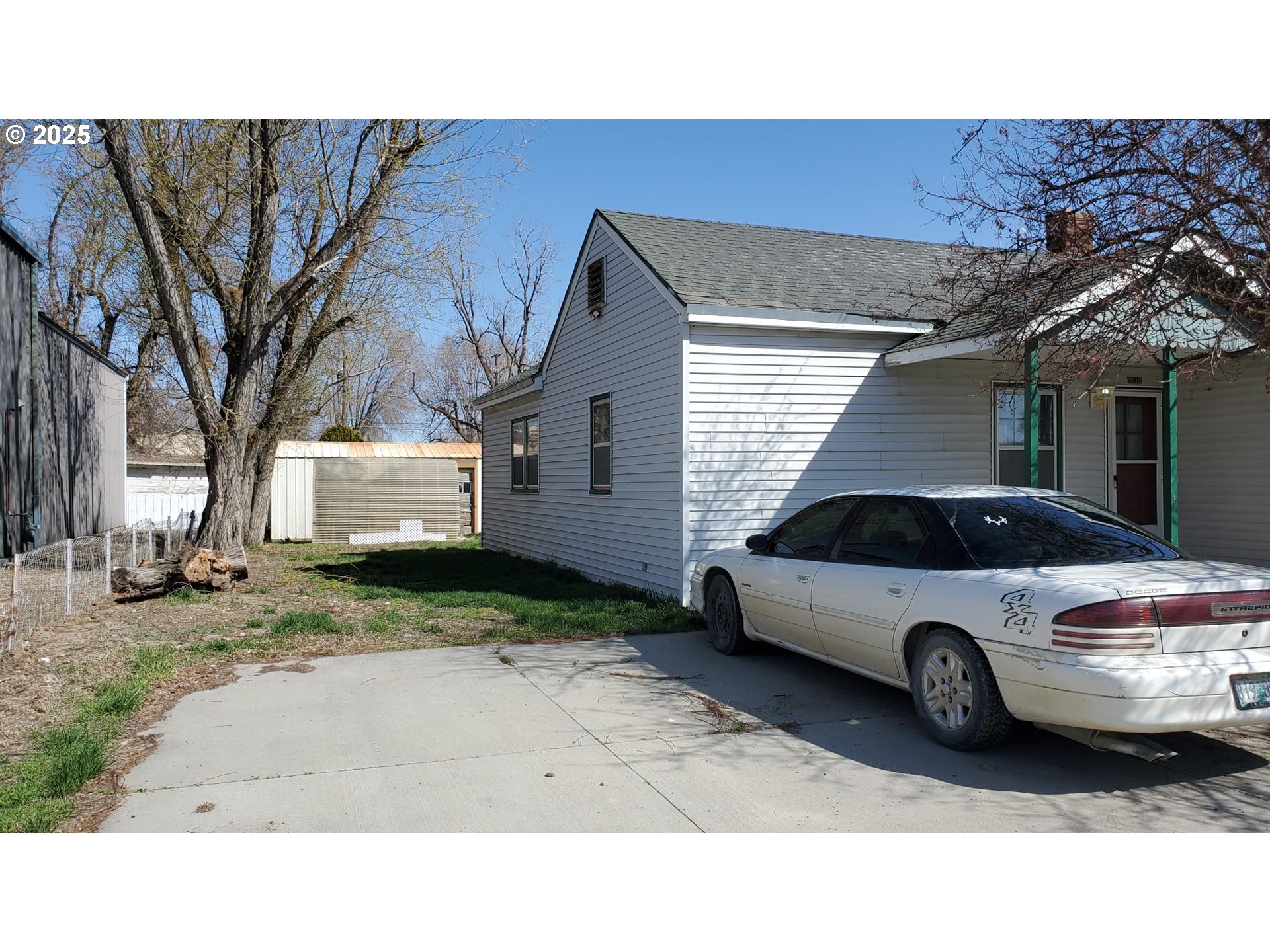 2932 Madison Street Baker City, OR 97814 - Photo 2 of 23