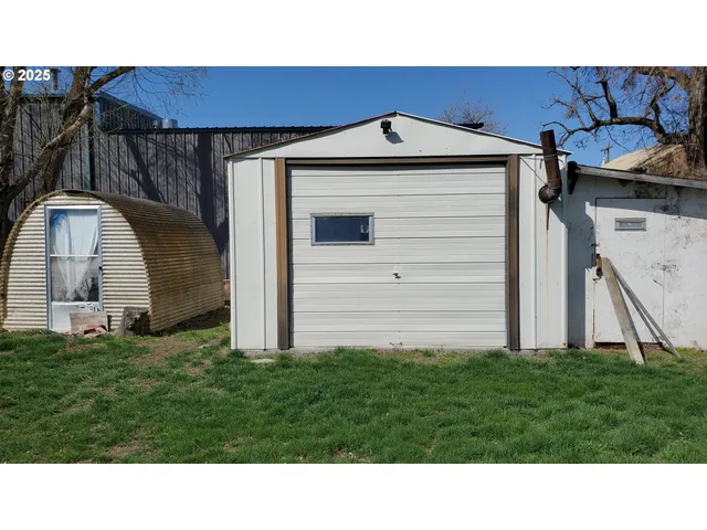 $170,000 | 2932 Madison Street, Baker City, OR 97814