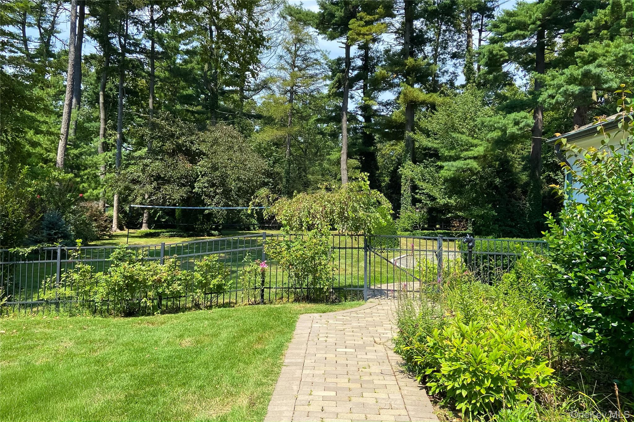 108 Bacon Road Old Westbury, NY 11568 - Photo 39 of 39 a view of a garden