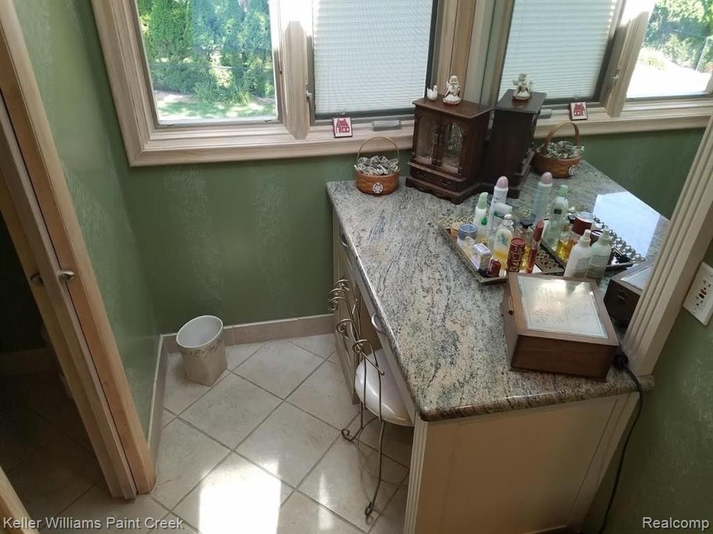 2210 Kingsford Road Rochester Hills, MI 48309 - Photo 28 of 34