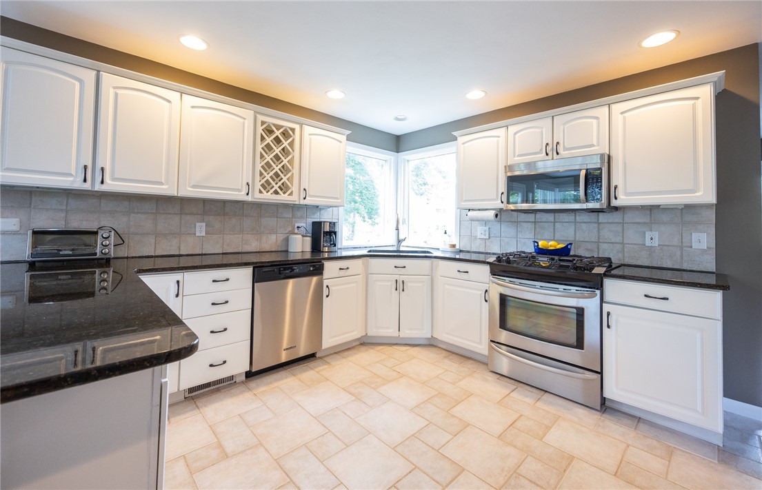 99 Basil Crossing Cranston, RI 02921 - Photo 17 of 35 Gallery Image 17