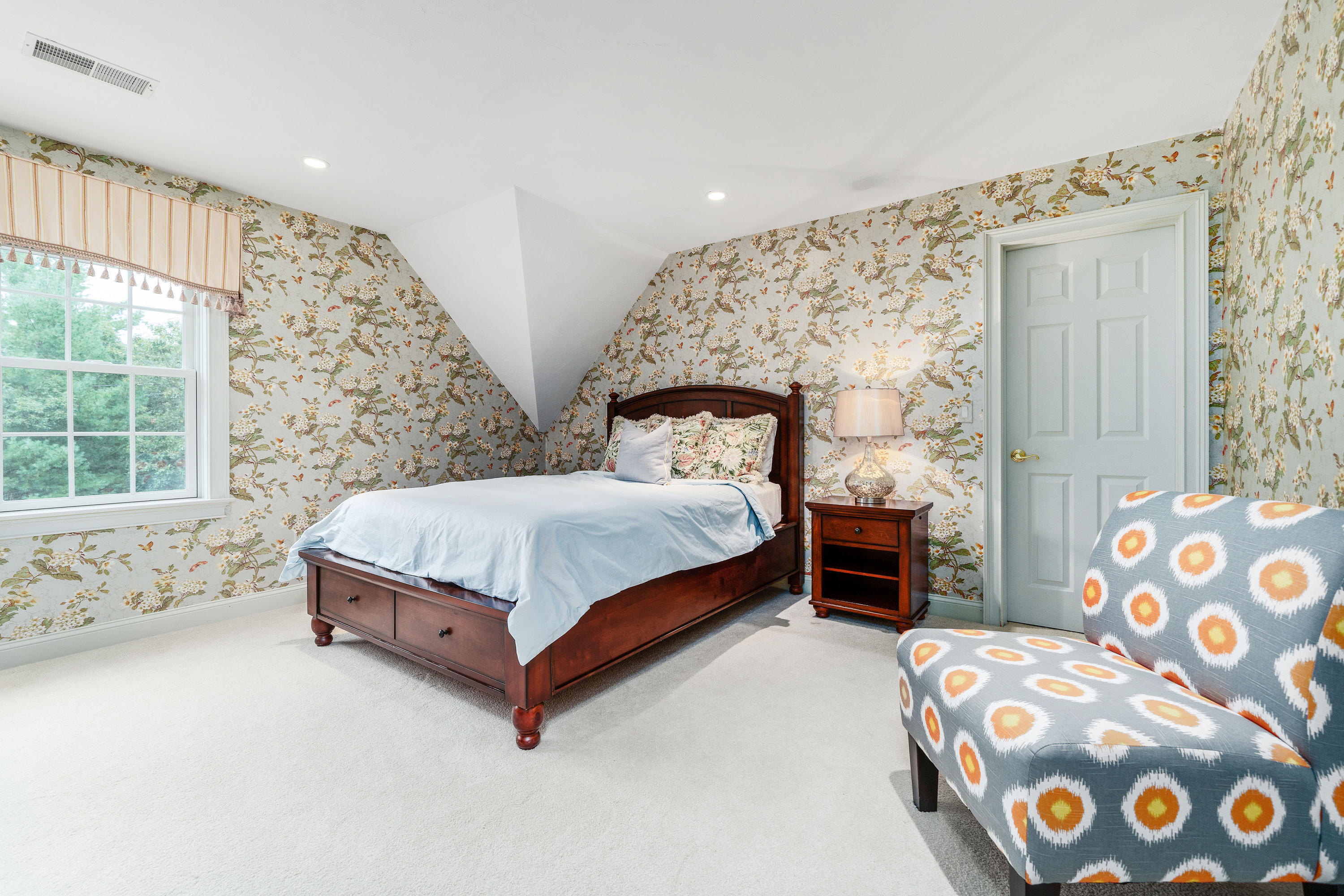 87 Seapuit Road Osterville, MA 02655 - Photo 22 of 39 a bedroom with a bed lamp and with the outside view